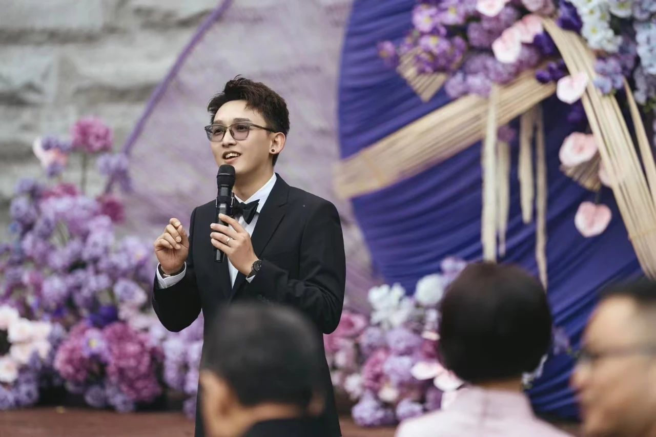 婚禮是形式更是傳承，陳樂(lè )用心去聆聽(tīng)，走心去表達，基于情感之上，將幸福感傳遞給每一位受眾。