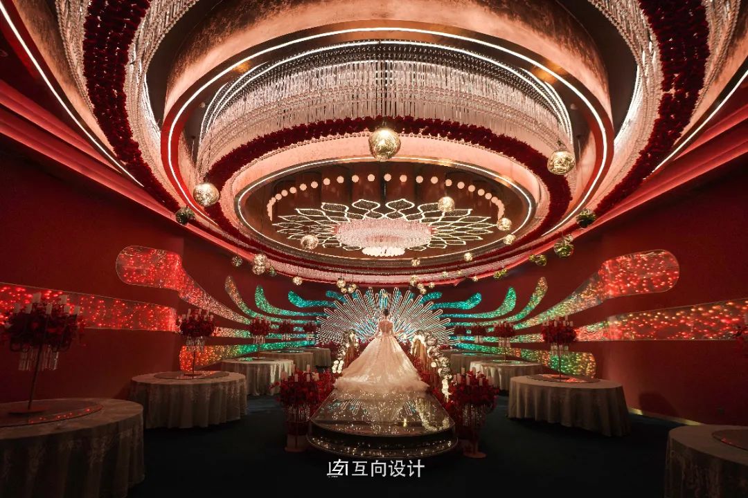 【孔雀之謎 · 華爾茲】宴會(huì )廳設計賞析 | 互向設計
